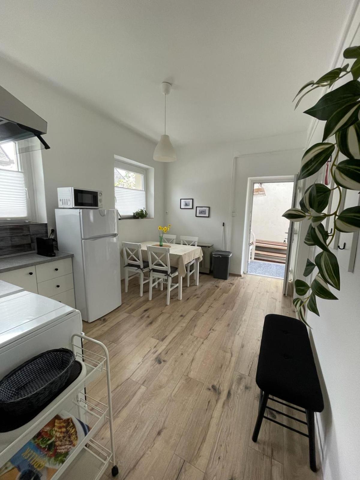 Attila Vendeghaz Apartment บาลาตงโบกลาร์ ภายนอก รูปภาพ