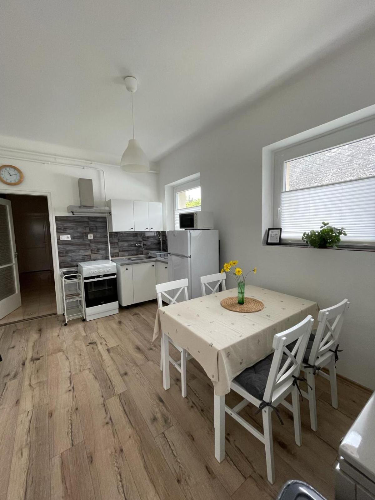 Attila Vendeghaz Apartment บาลาตงโบกลาร์ ภายนอก รูปภาพ
